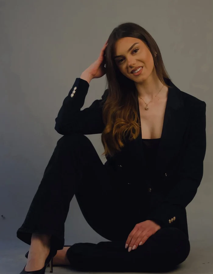 Sara — fashion creator portfolio